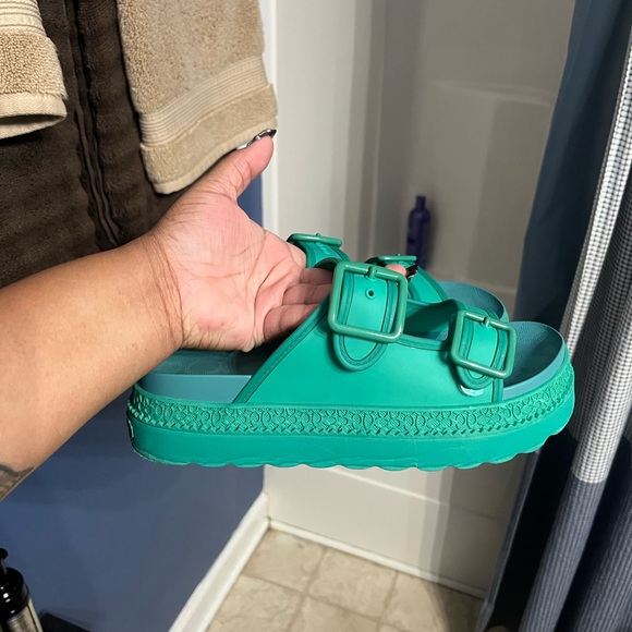 Vibrant Coach Sandal!! - Picture 6 of 6